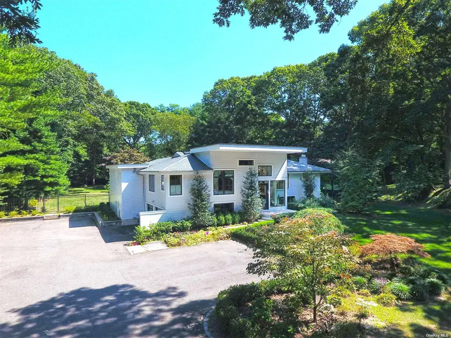 17 Beaumont Drive, Melville, NY 11747 - Image #2