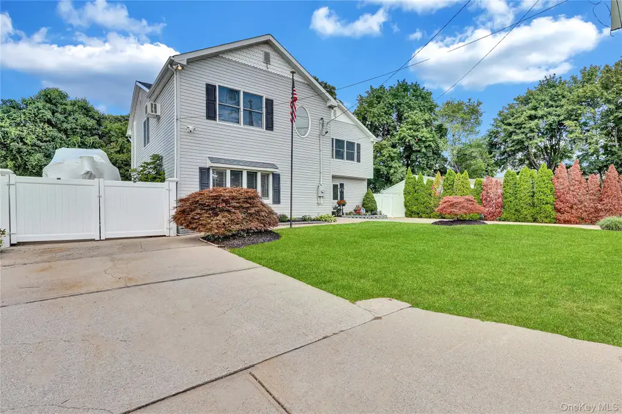 420 Dare Road, Selden, NY 11784 - #3