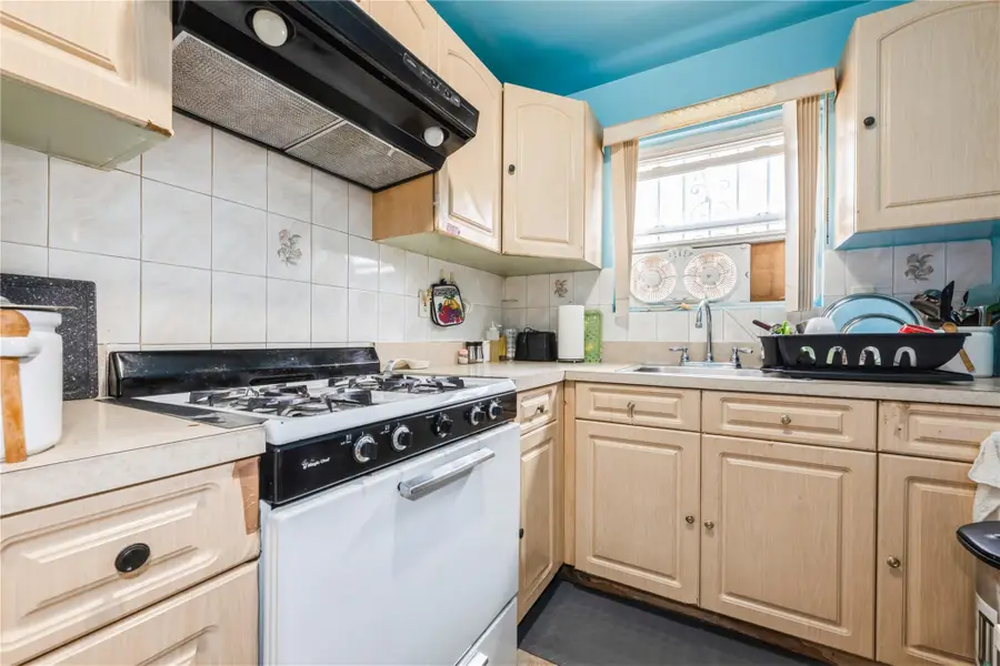 12321 135th Street, South Ozone Park, NY 11420 - Image #3