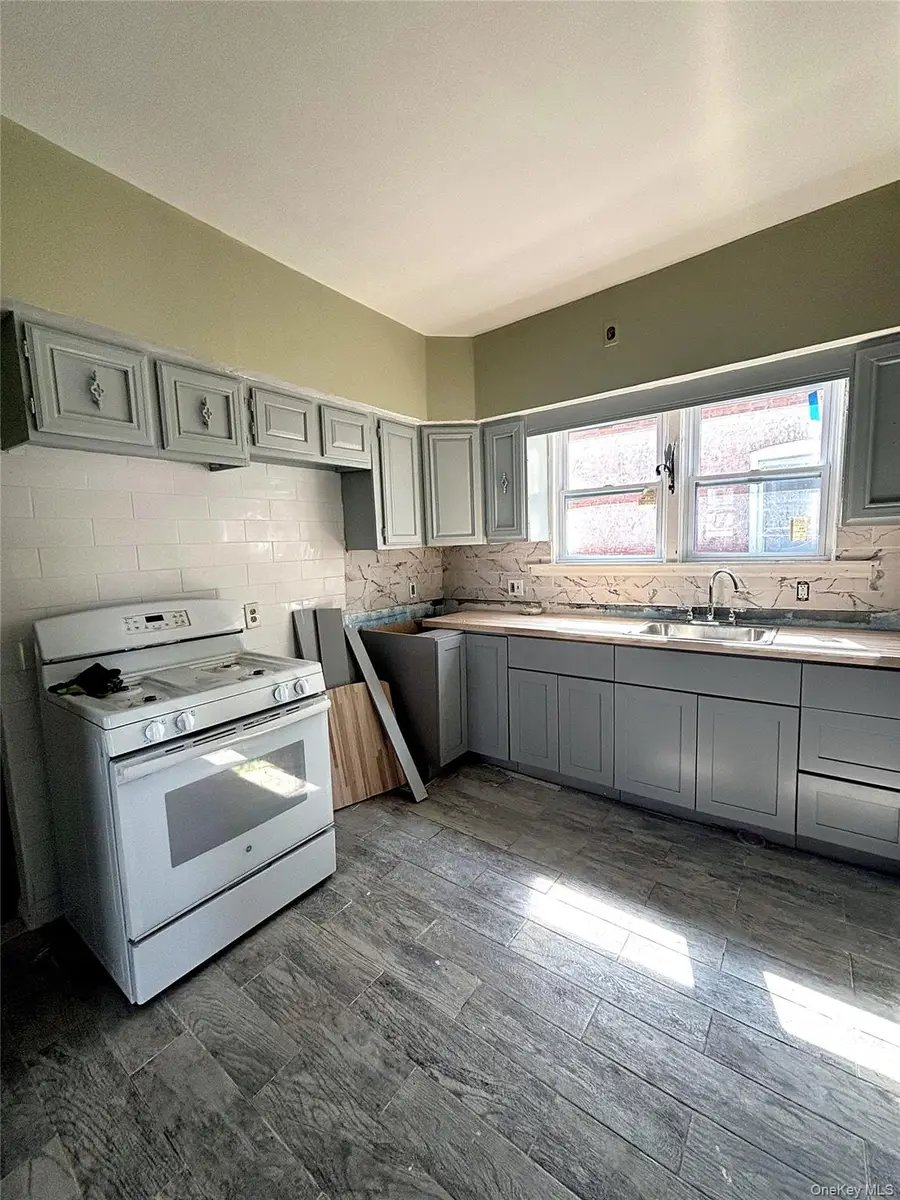 917 Norwood Ave, Schenectady, NY 12303 - #2