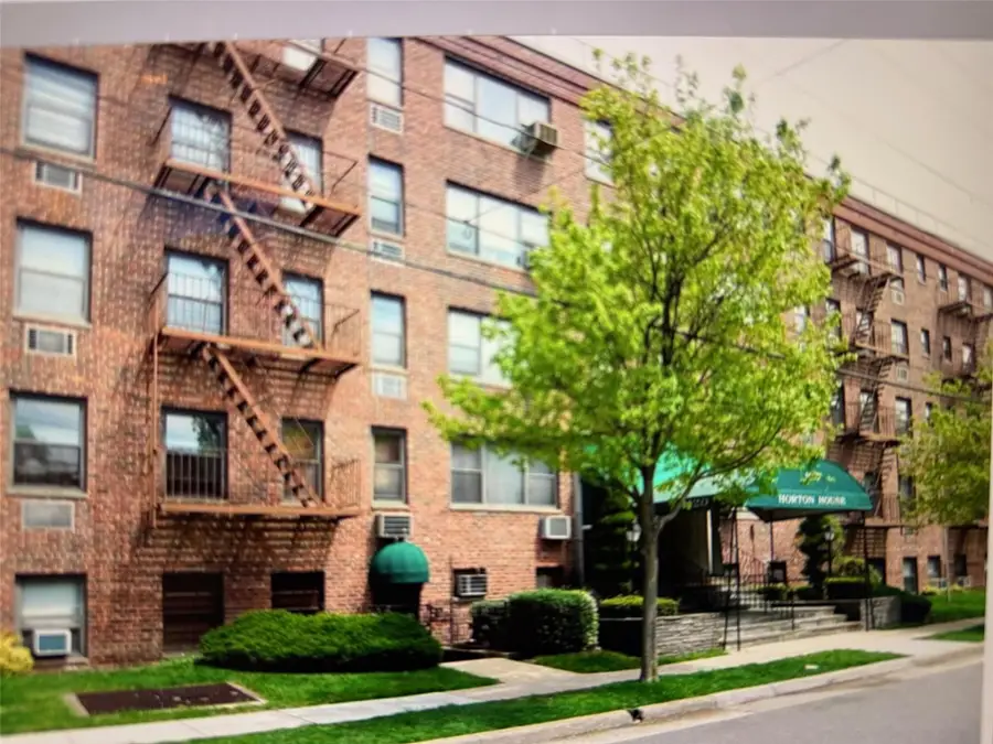 120 Horton Highway #A-12, Mineola, NY 11501 - Image #2