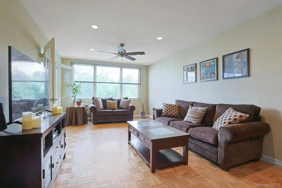 12 Old Mamaroneck Road #7k, White Plains, NY 10605 - Image #3