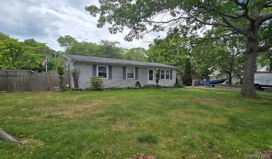 16 Sagewood Drive, Shirley, NY 11967 - Image #3