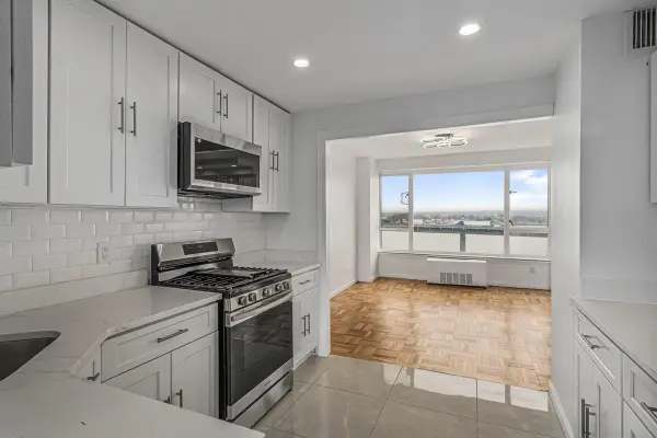 166-25 Powells Cove Boulevard #16K, Beechhurst, NY 11357