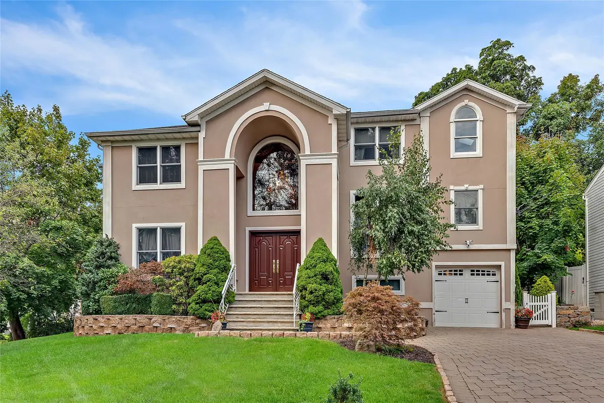 2 Dorchester Drive, Yonkers, NY 10710 - Image #1