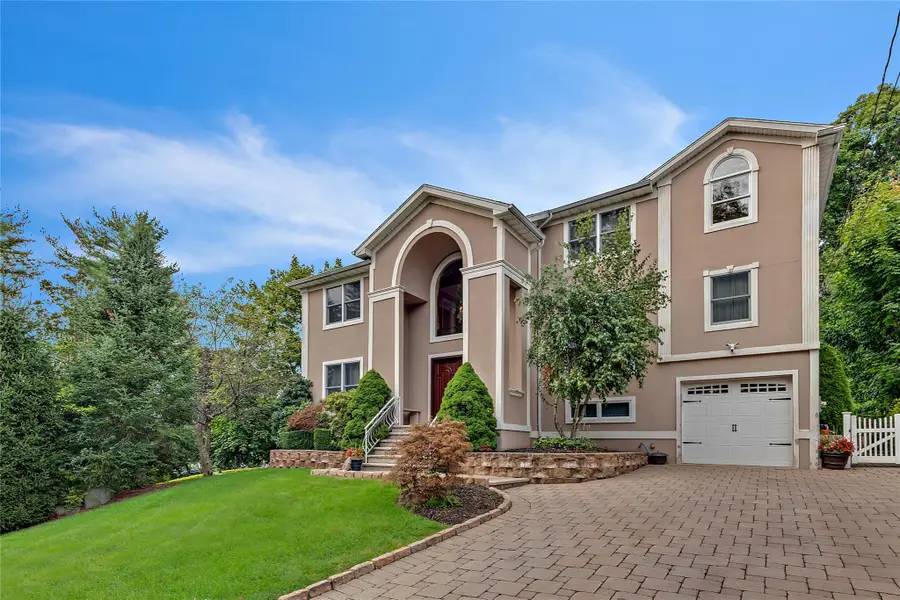 2 Dorchester Drive, Yonkers, NY 10710 - Image #2