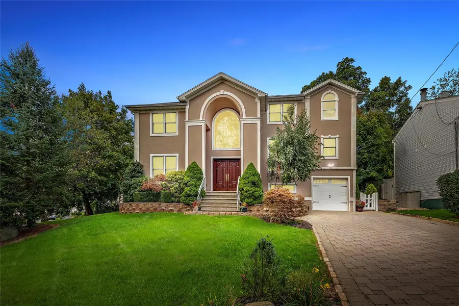 2 Dorchester Drive, Yonkers, NY 10710 - Image #3