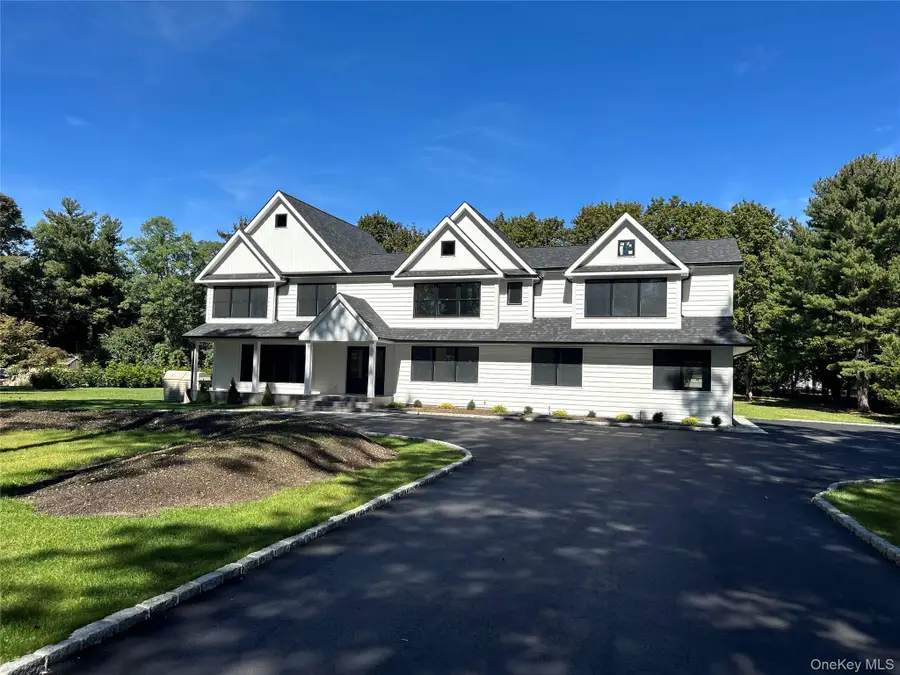 158 Landing Meadow Road, Smithtown, NY 11787 - Image #3