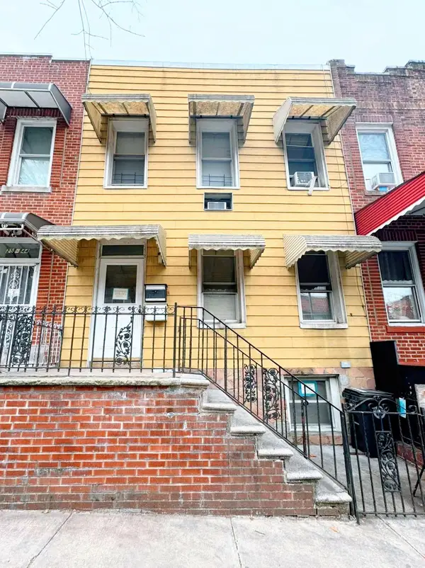 2540 32nd Street, Astoria, NY 11102