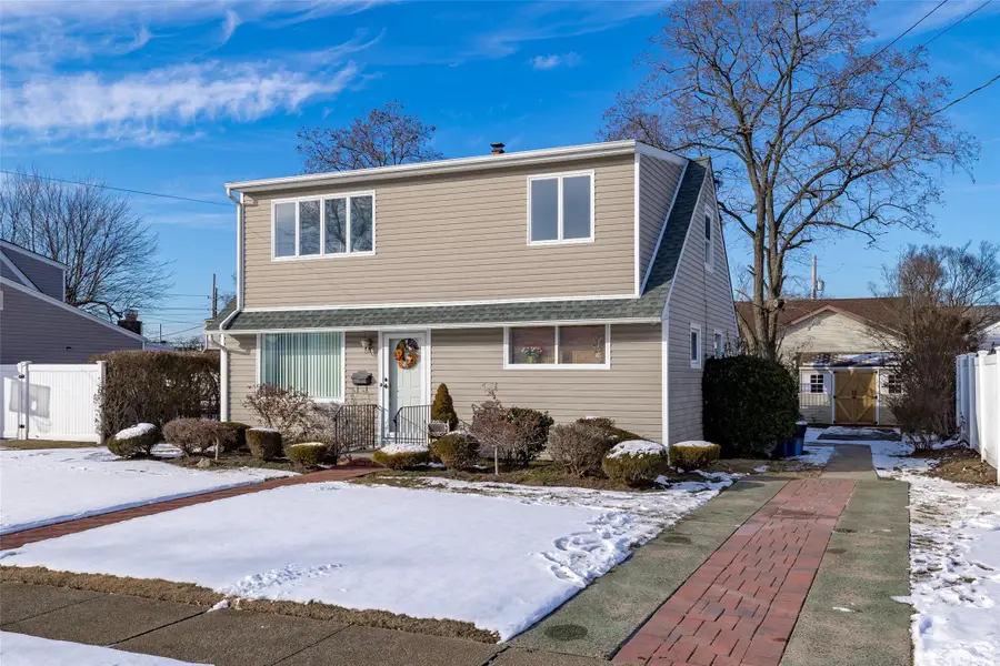 380 Evans Avenue, Oceanside, NY 11572 - Image #2