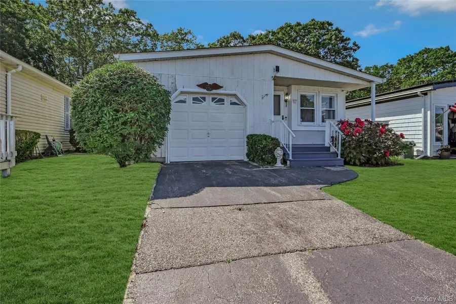 161 Village Circle W #161, Manorville, NY 11949 - Image #2