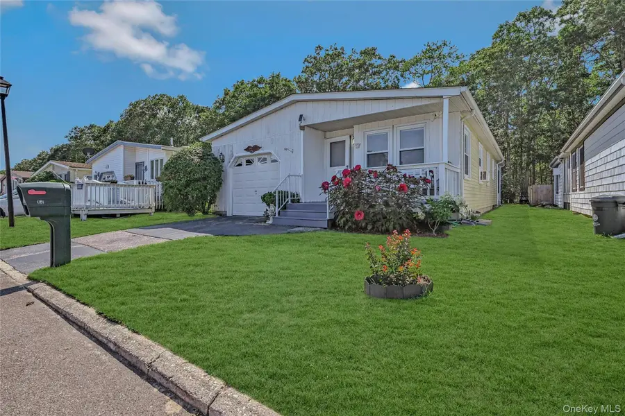 161 Village Circle W #161, Manorville, NY 11949 - Image #3