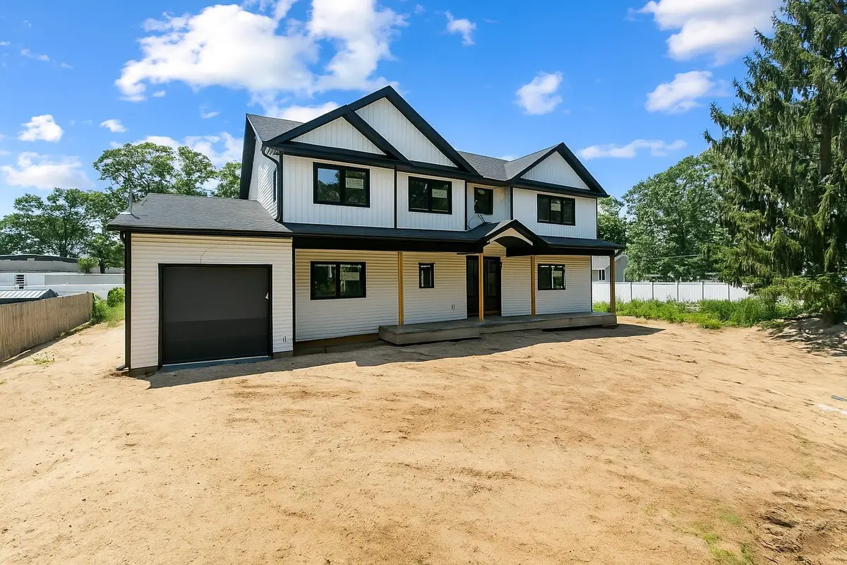 825 Weber Avenue, West Babylon, NY 11704 - Image #1