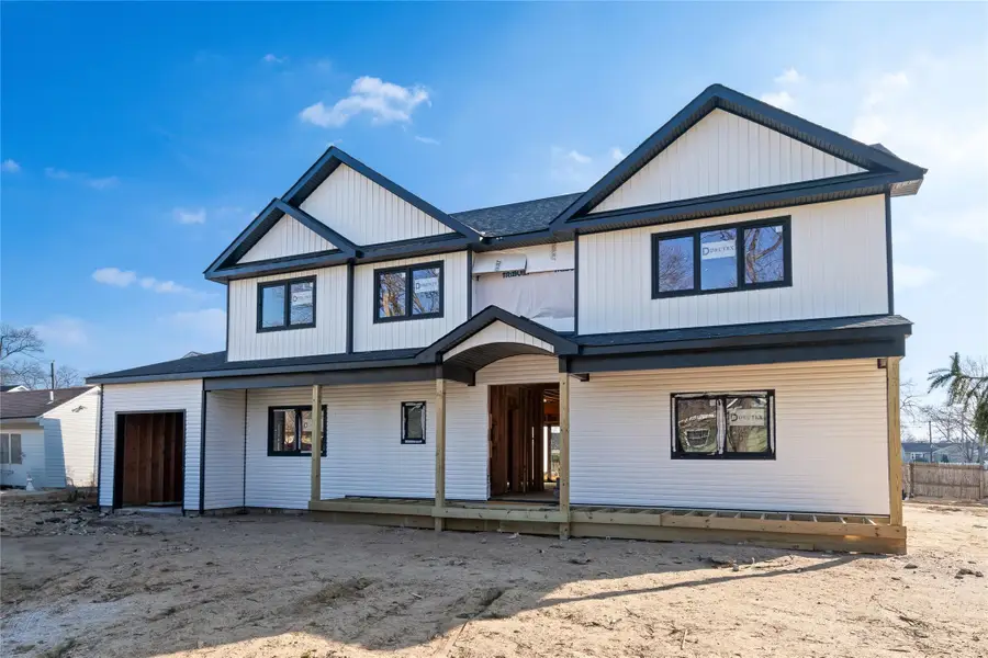 825 Weber Avenue, West Babylon, NY 11704 - Image #2