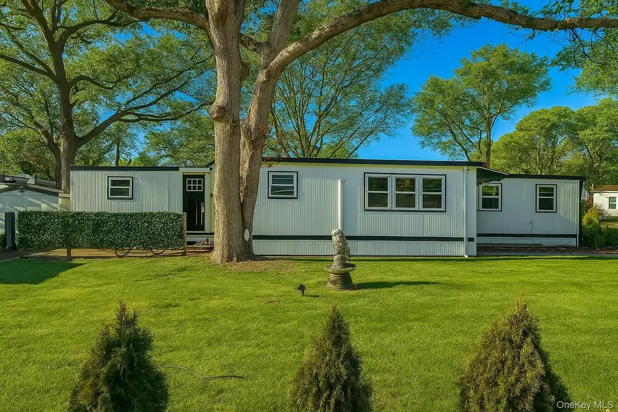 37 Hubbard Avenue #85, Riverhead, NY 11901 - Image #2