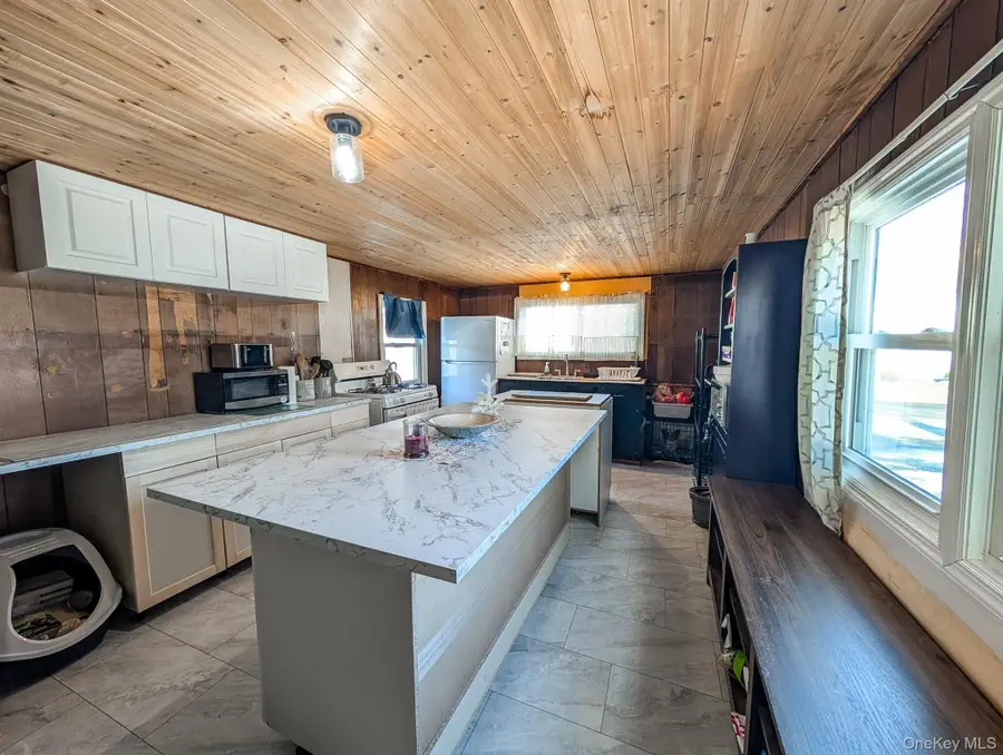 37 Hubbard Avenue #85, Riverhead, NY 11901 - Image #3