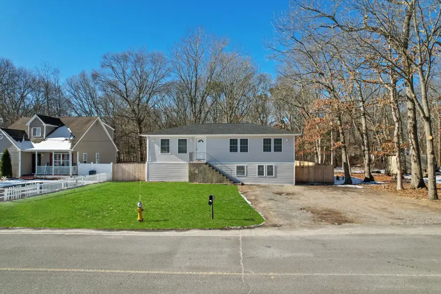 18 Fife Drive, Coram, NY 11727 - Image #2