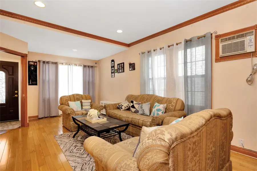 8818 215th Place, Queens Village, NY 11427 - Image #2