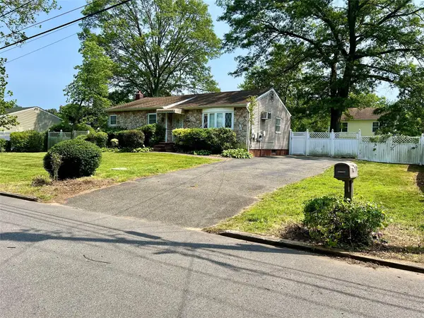 270 Fulton Street, West Babylon, NY 11704