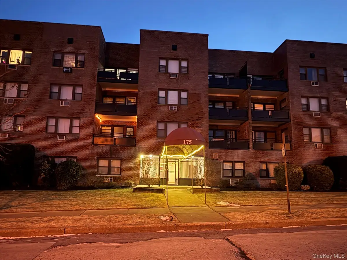 175 Archer St. #1C, Freeport, NY 11520 - Image #1