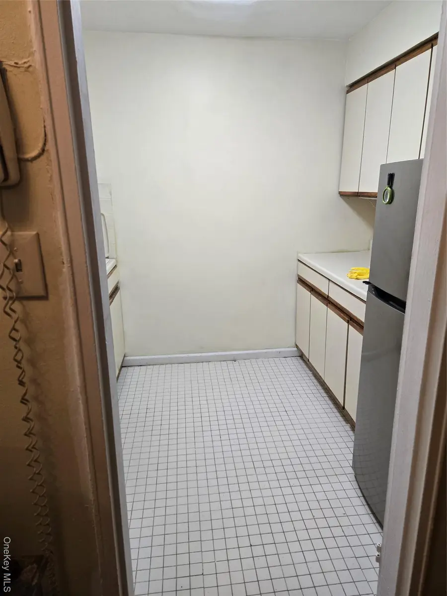 175 Archer St. #1C, Freeport, NY 11520 - Image #3