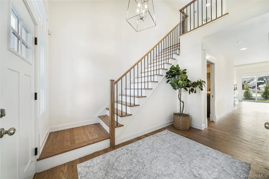 2040 Crompond Road #17, Yorktown Heights, NY 10598 - Image #2