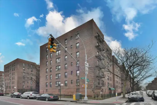 33-07 91 Street #5H, Jackson Heights, NY 11372