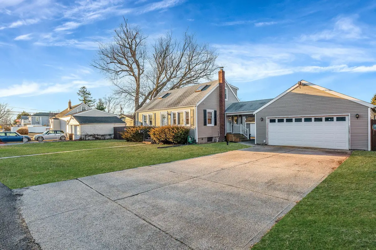 119 Maddox Avenue, Islip, NY 11751 - Image #1