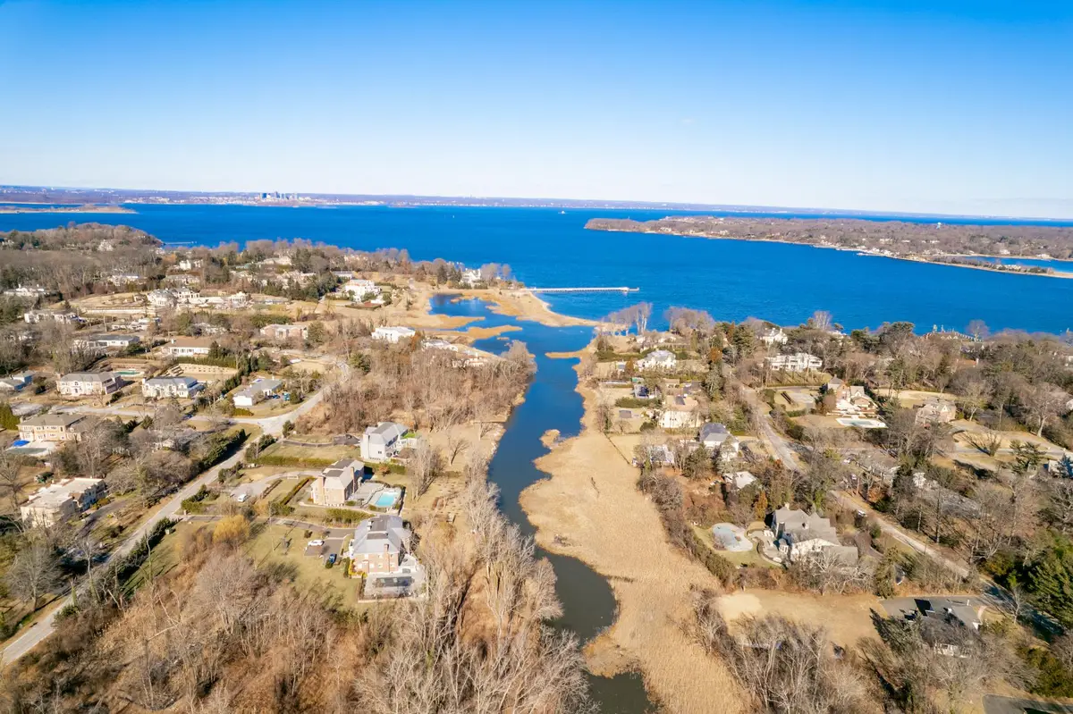 1 B Split Rock Drive, Great Neck, NY 11024 - Image #1