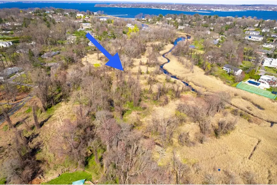 1 B Split Rock Drive, Great Neck, NY 11024 - Image #2