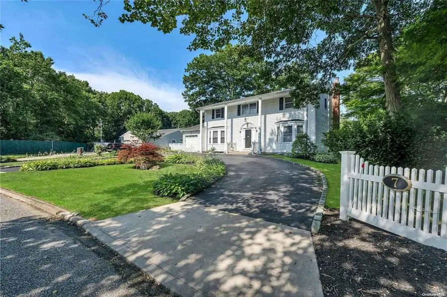 7 Pritchard Crescent, Port Jefferson Station, NY 11776 - Image #3