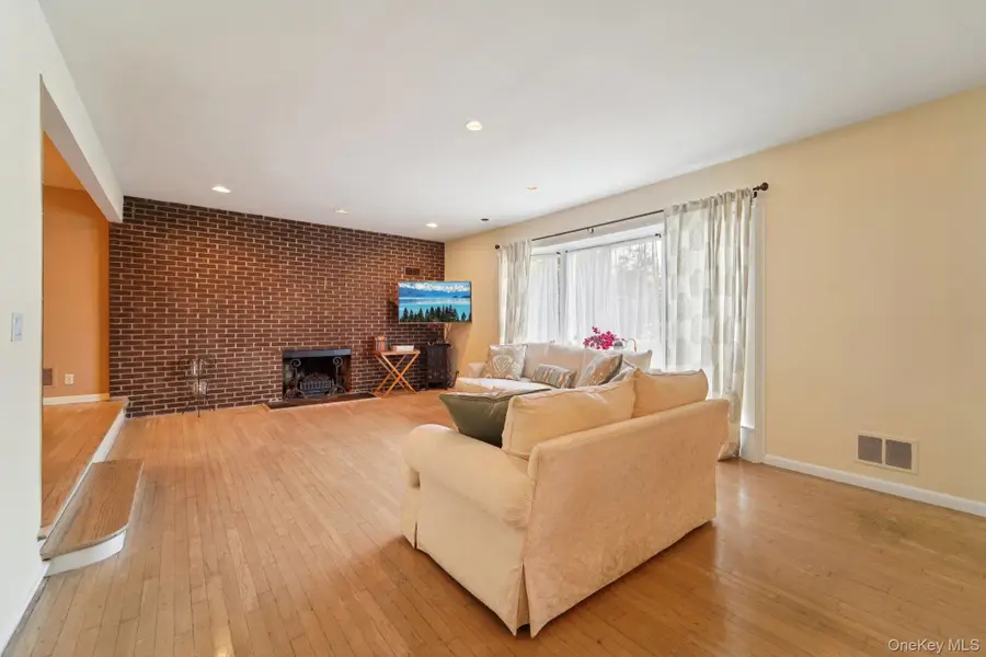 24 Pamela Lane, New Rochelle, NY 10804 - Image #3