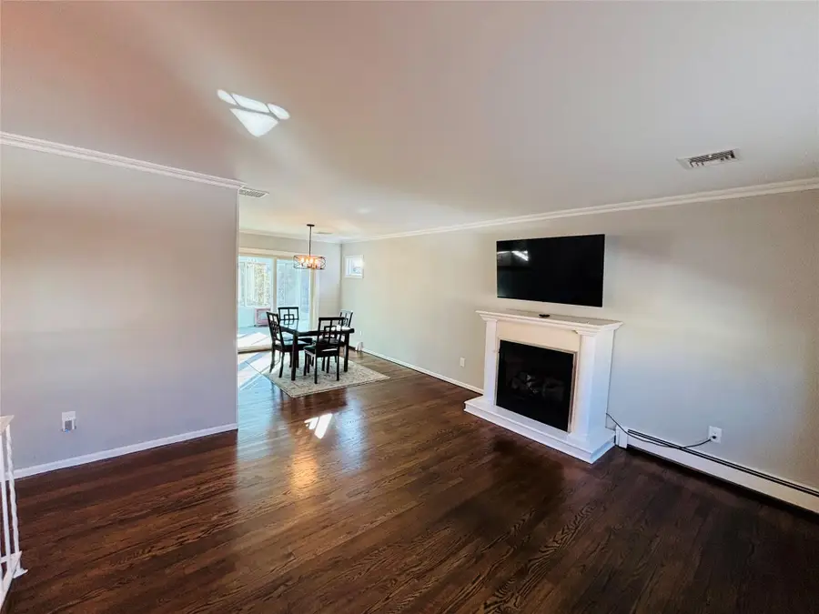 22 Bell Lane, Bayville, NY 11709 - Image #3