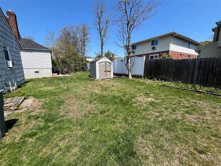 42 Firwood Road, Port Washington, NY 11050 - Image #3