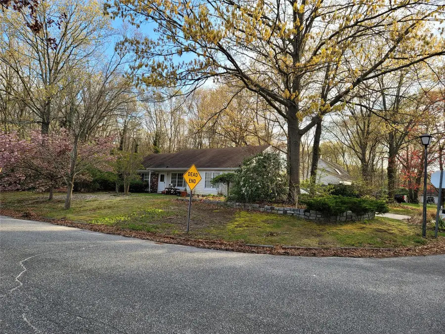 2 Cassie Court, Mount Sinai, NY 11766 - Image #2