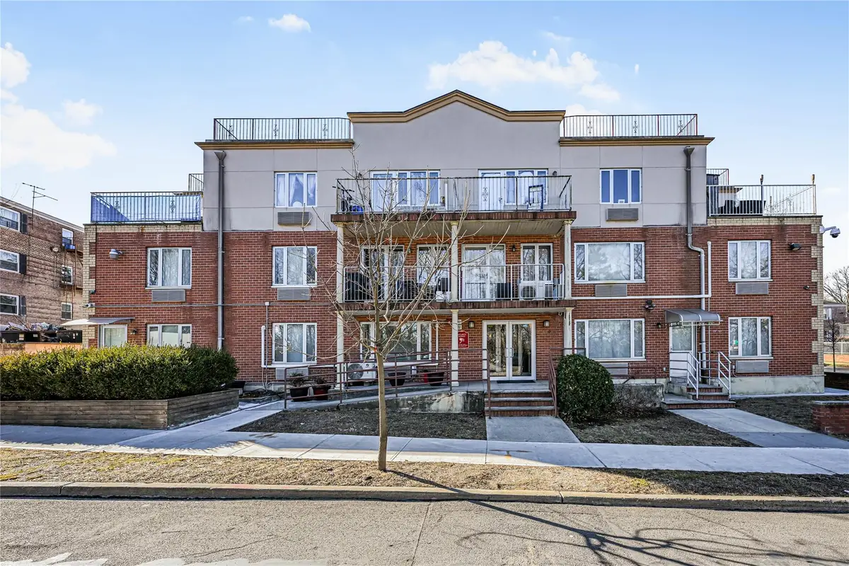 65-06 Grand Central Parkway #2E, Forest Hills, NY 11375 - Image #1