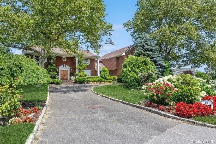 30 Thixton Drive, Hewlett Harbor, NY 11557 - Image #2
