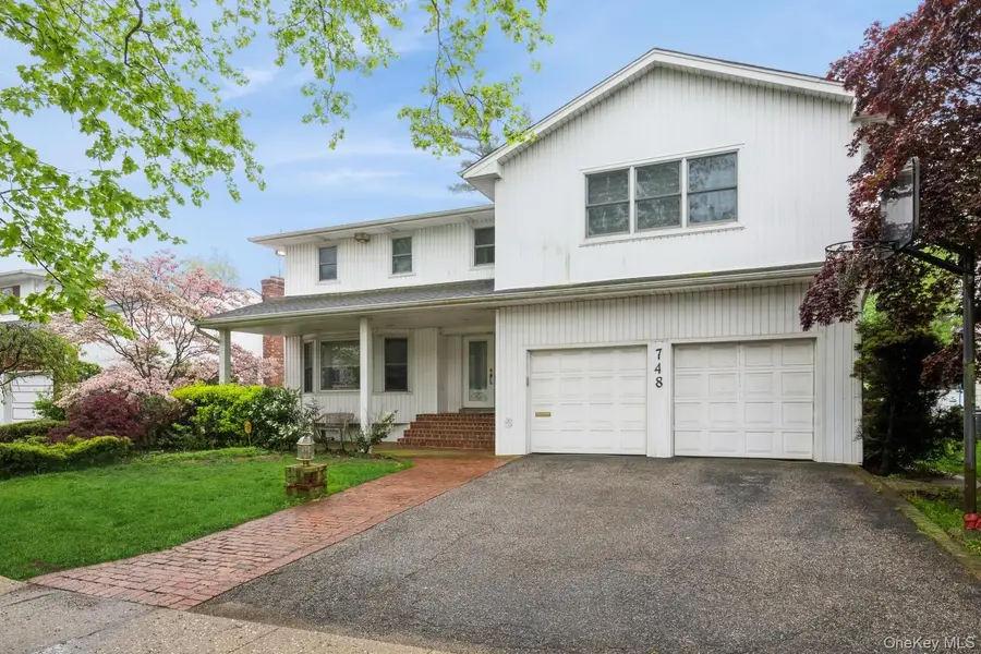 748 Sherwood Street, North Woodmere, NY 11581 - Image #2