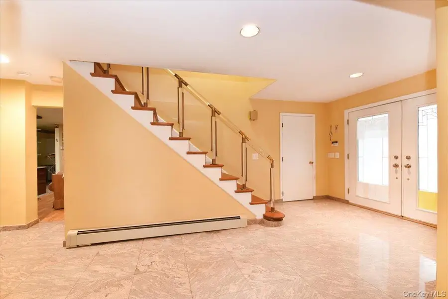 748 Sherwood Street, North Woodmere, NY 11581 - Image #3