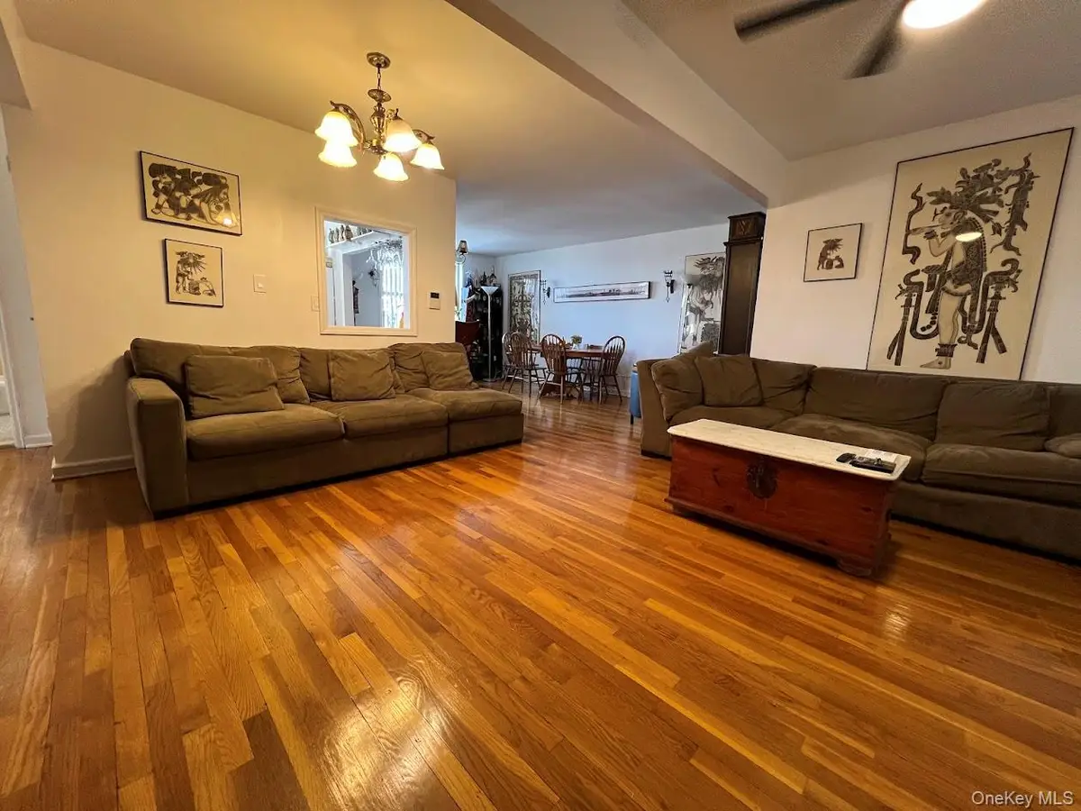 1425 Thieriot Avenue #5L, Bronx, NY 10460 - Image #1