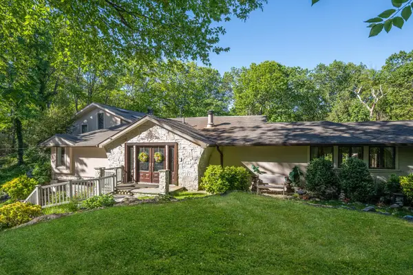 121 Laurel Lane, Laurel Hollow, NY 11791