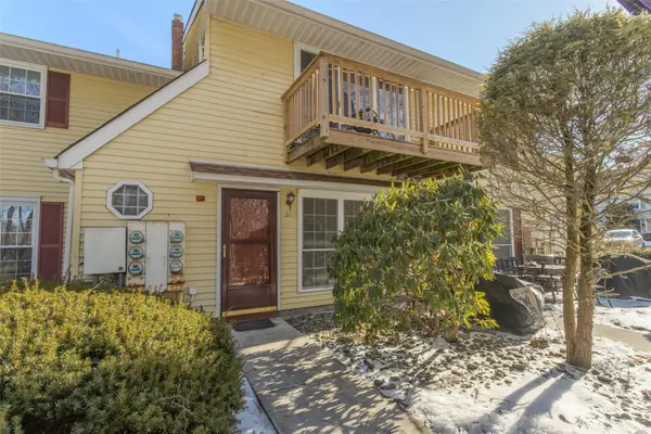 31 Homestead Village Drive, Warwick, NY 10990