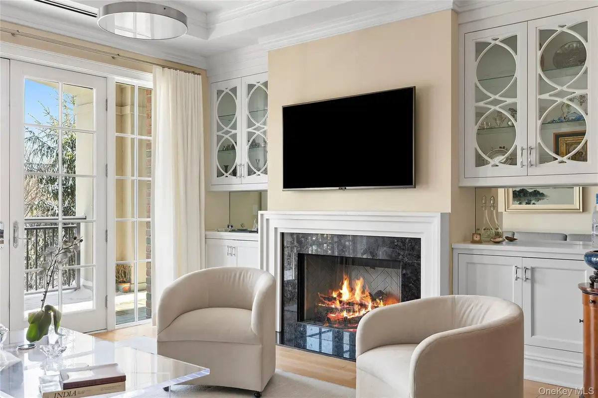 1000 Royal Court #1106, North Hills, NY 11040 - Image #1