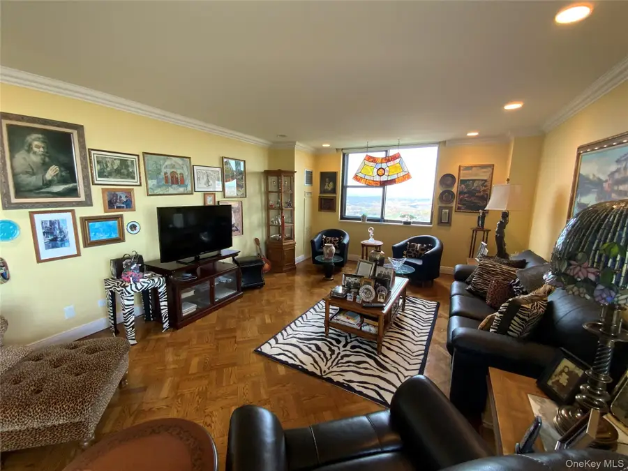 27110 Grand Central Parkway #33D, Queens, NY 11005 - Image #2
