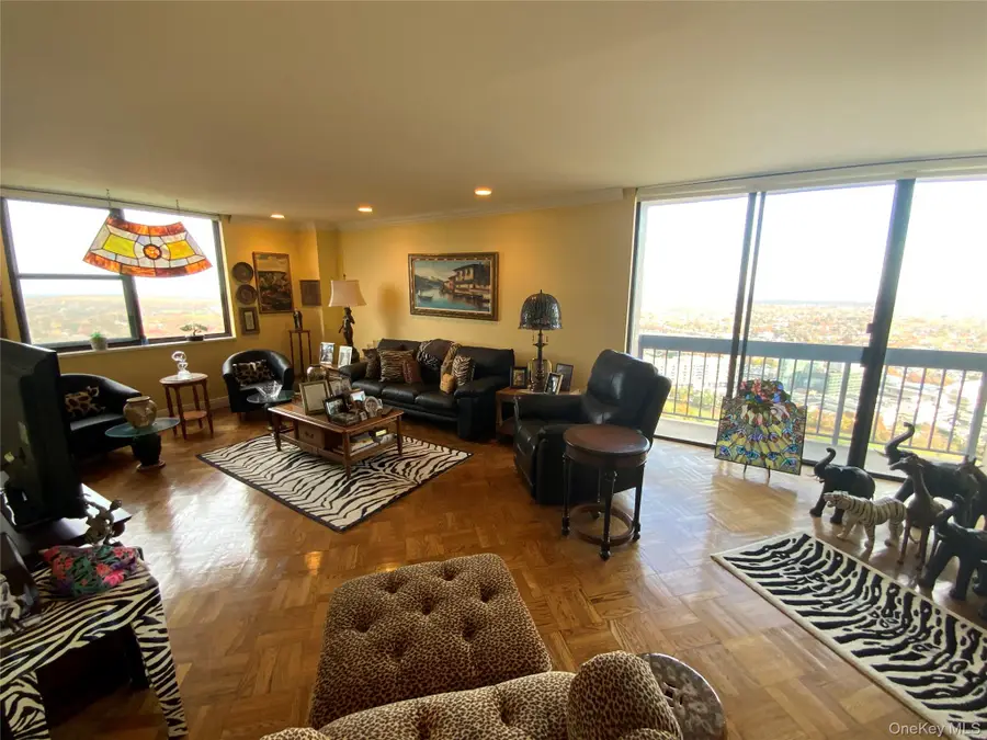 27110 Grand Central Parkway #33D, Queens, NY 11005 - Image #3