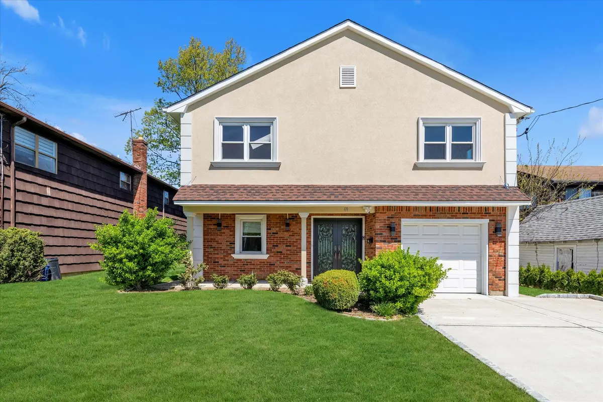 69 Woodward Street, Roslyn Heights, NY 11577 - Image #1