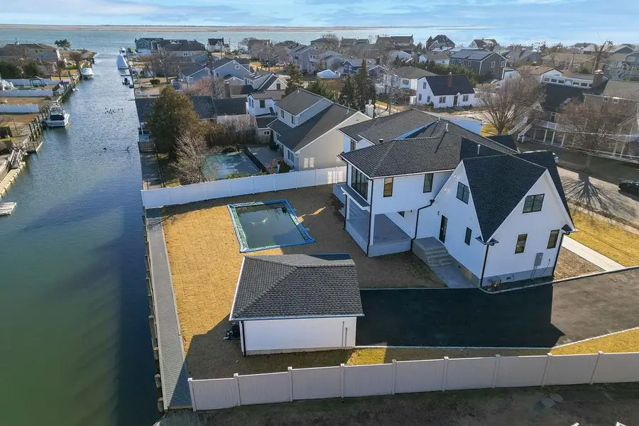 42 Waterview Avenue, Massapequa, NY 11758 - Image #2