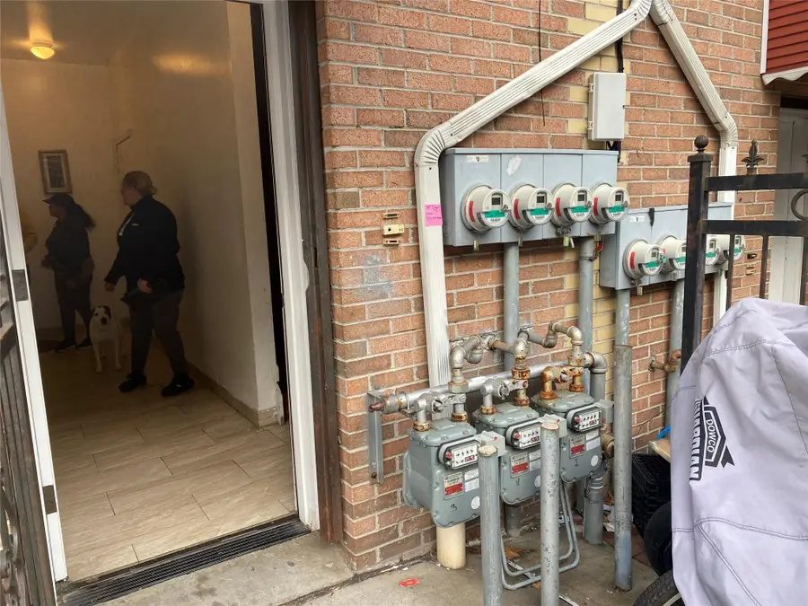 875 Elsmere Place, Bronx, NY 10460 - Image #2