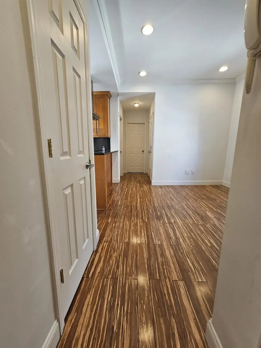 21-15 33 Street #4G, Astoria, NY 11105 - Image #2