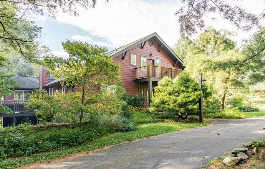 37 Patricia Drive, Pleasant Valley, NY 12569 - Image #2